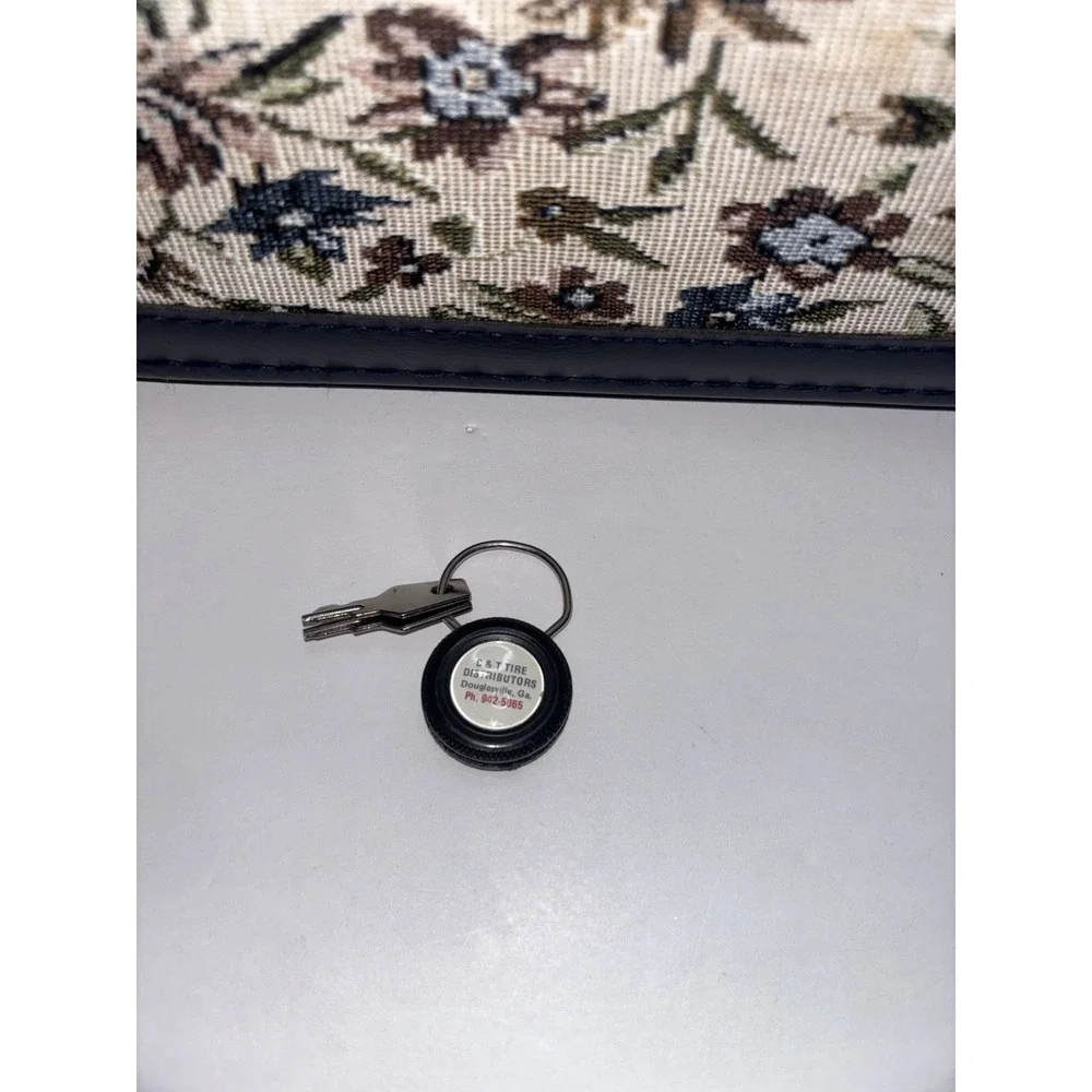 VTG Blue Floral Tapestry Train Case Makeup Cosmetic Travel Hard Shell w/ Keys - Picture 5 of 5